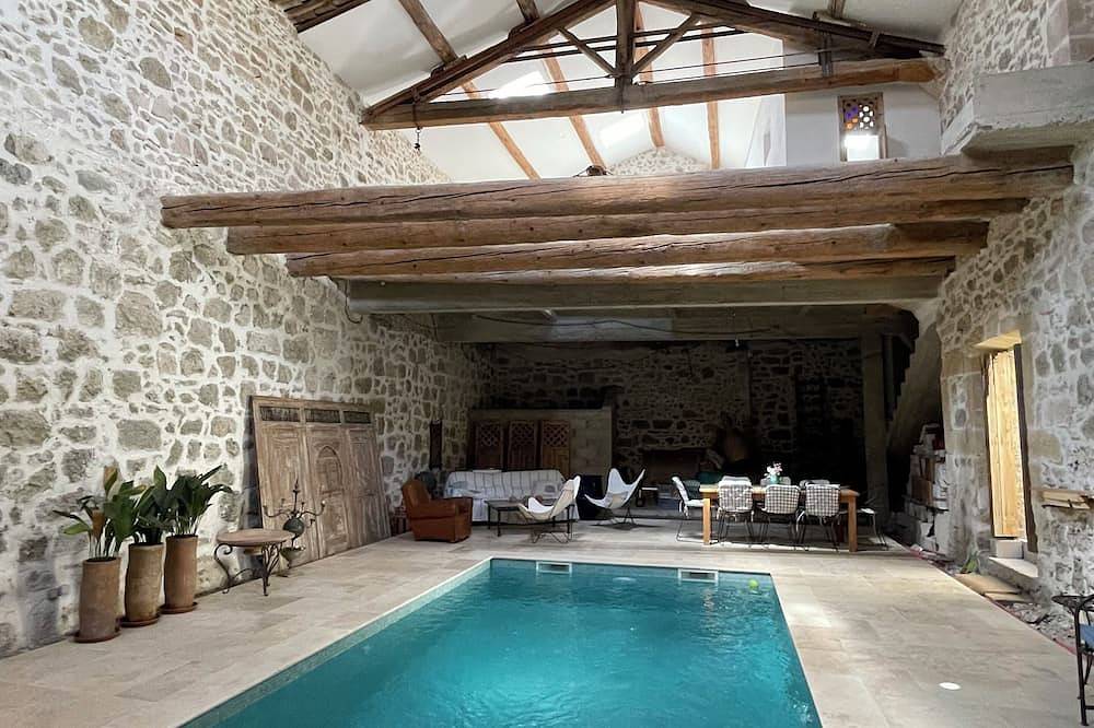 Charming atypical gîte, canal du midi, near sea, Capestang center in Capestang, Canal del Mediodía