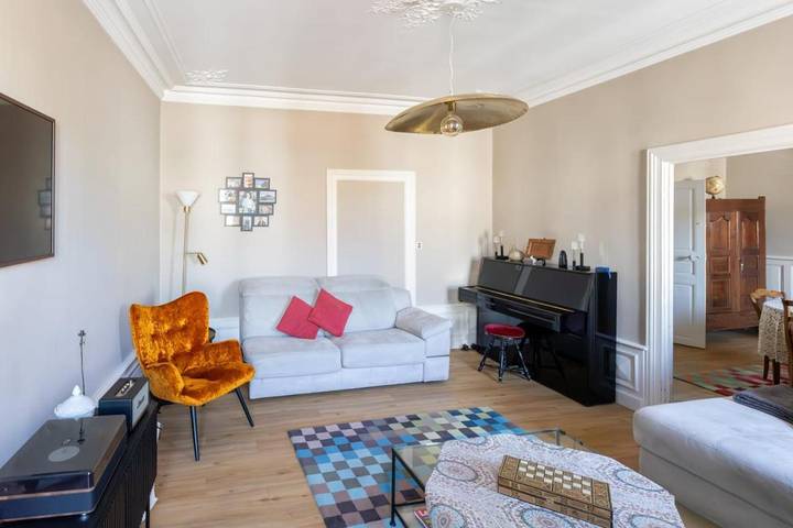 Chambre d’hôte pour 3 personnes, avec Terrasse ainsi que Jardin et Piscine dans le Puy-de-Dôme - 3