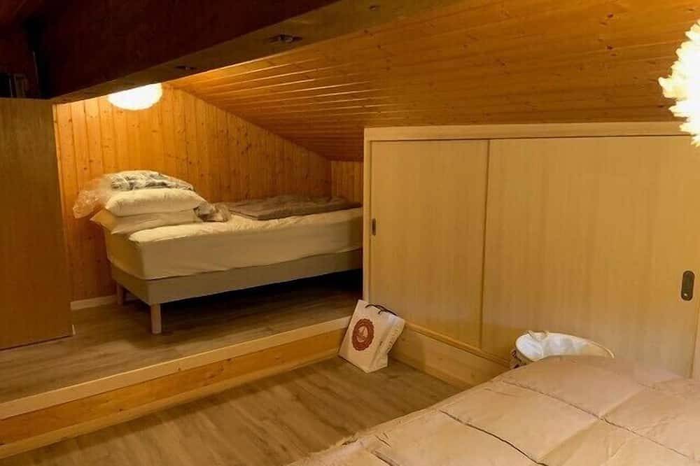 Ganze Wohnung, Außen: Wohnung für 3 Personen im 4. Stock mit Aufzug, Balkon mit Aussicht, Pendelbushaltestelle in d in Saint Luc, Anniviers