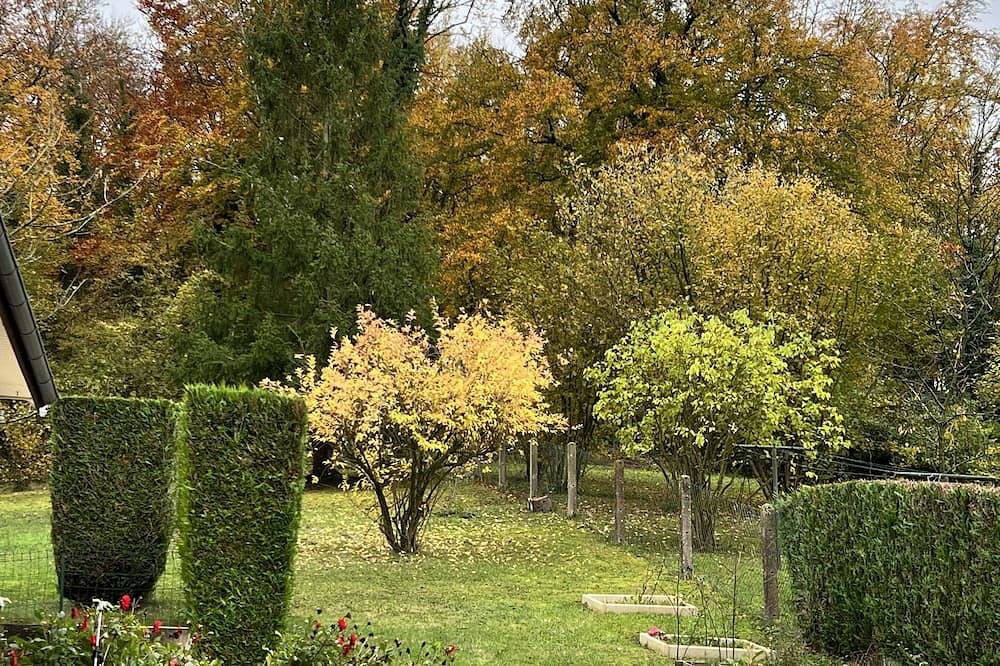 Maison Chaleureuse Dans un Écrin Verdure in Vézillon, Les Andelys region