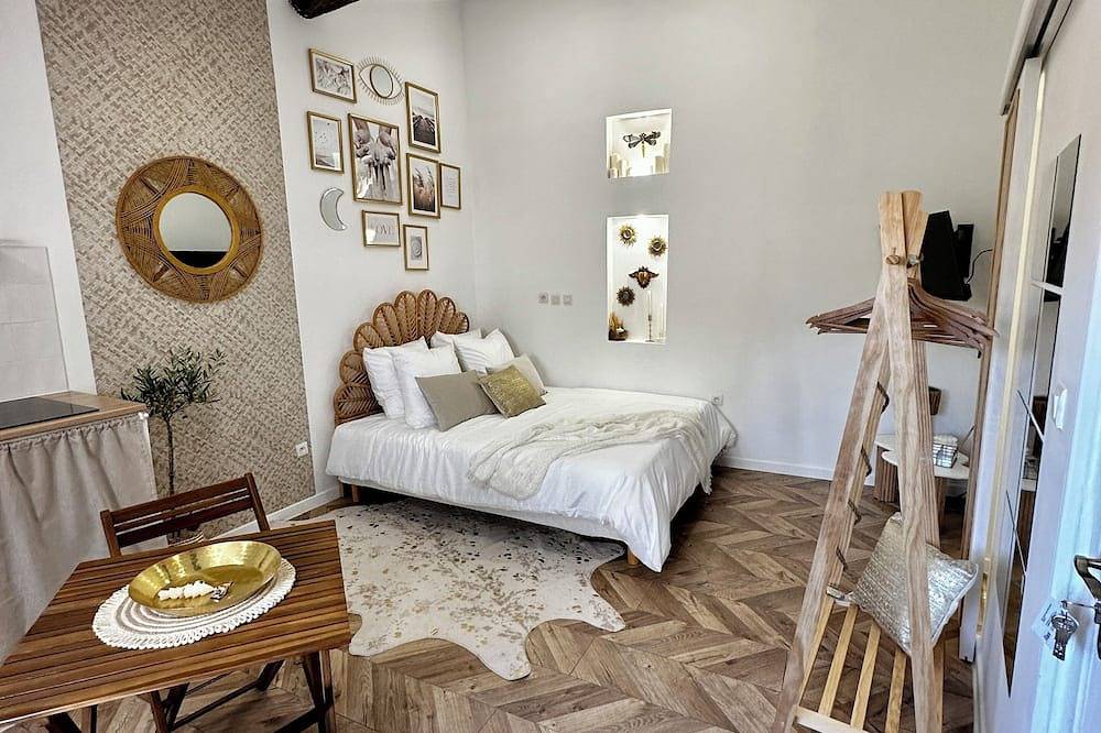 Entire apartment, Cocon Cosy & Chaleureux à Pézenas: Chez Roméo in Pézenas, Côte d'Améthyste