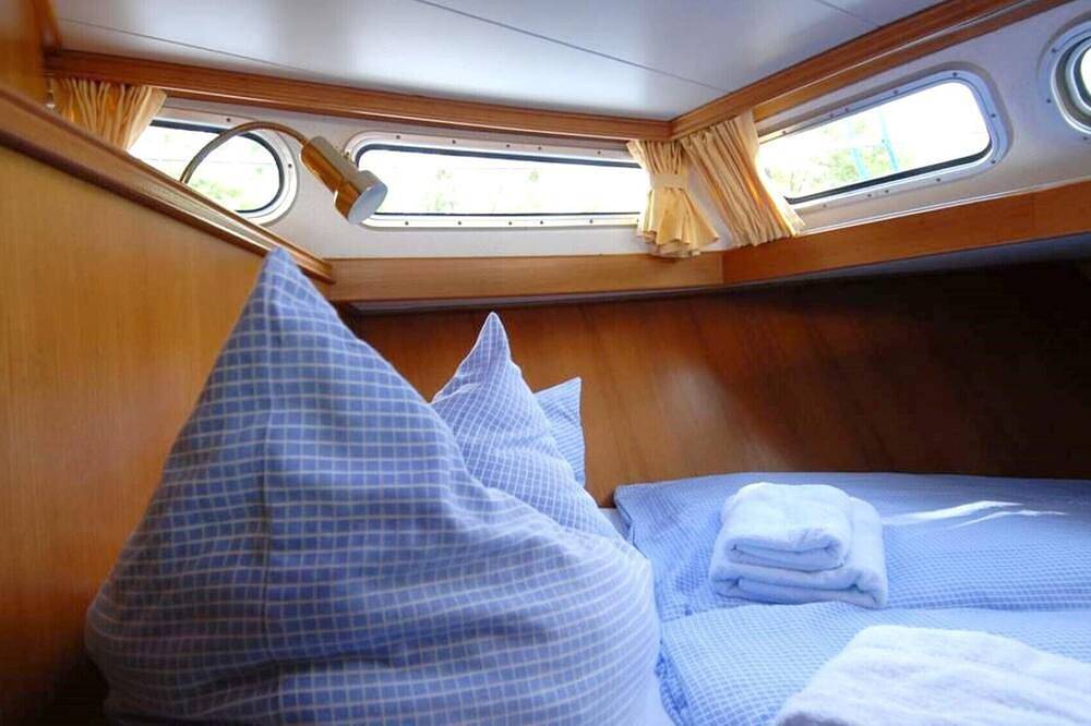 Yacht Pedro Skiron 35 für 4+2 Personen. in Mildenberg, Zehdenick