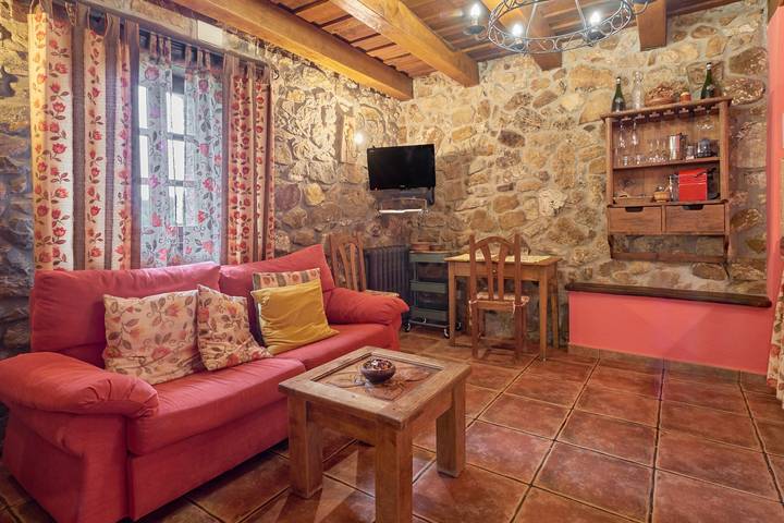 Apartment 'El Apartamento' mit Bergblick, privater Terrasse und Wlan in Robledo de Guzpeña, Prado de la Guzpeña