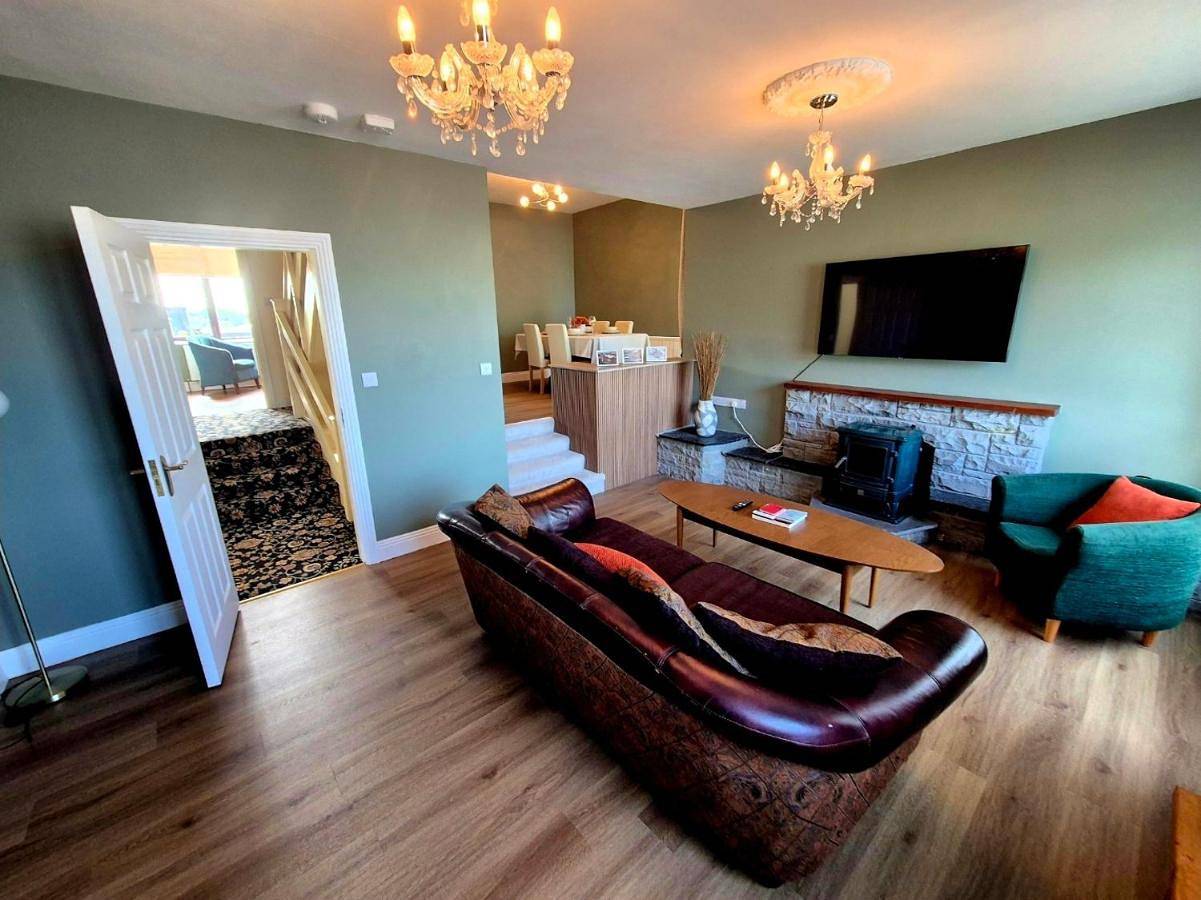 Cuchulainn Townhouse in Eyre Square, Galway