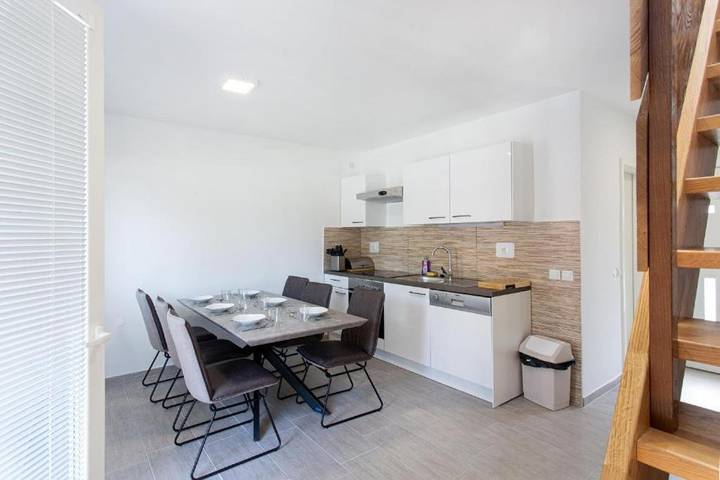 Ferienpark für 6 Personen, mit Pool und Whirlpool sowie Garten und Sauna in Slowenien - 2