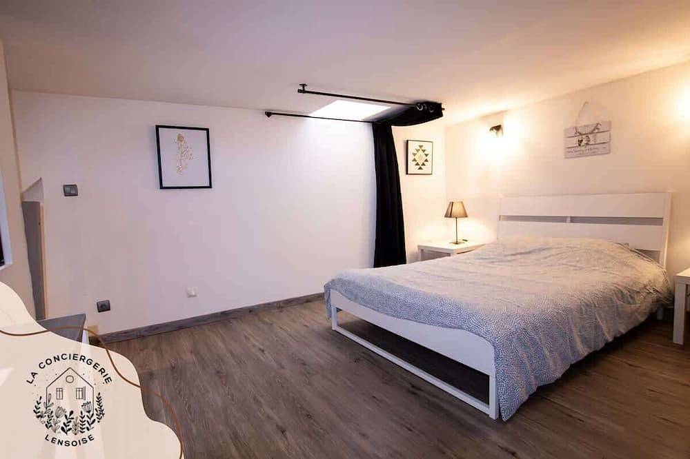 Appartement entier, Le Grenier, Wifi, 2 pers, Centre ville, Bollaert in Lens, Région de Lens