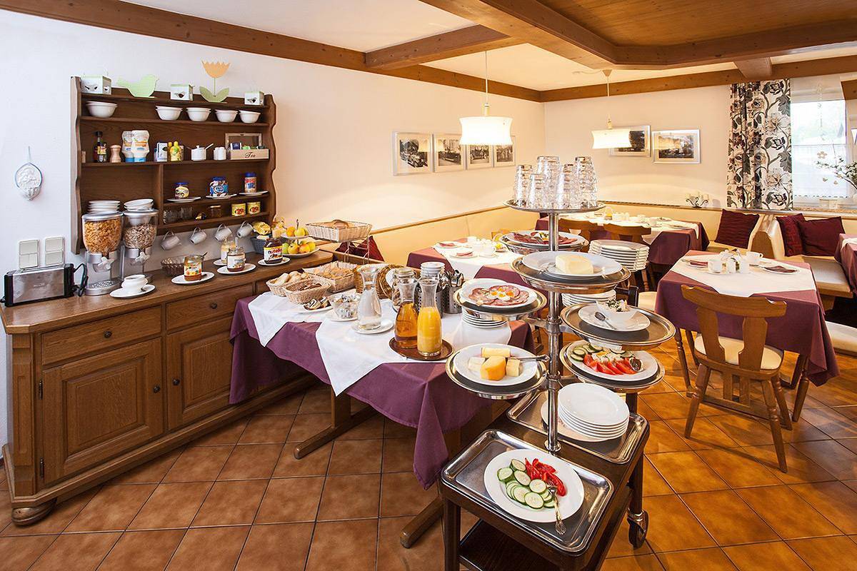 Ganze Ferienwohnung, Vierbettzimmer mit Dusche, Wc in Golling an der Salzach, Tennengau