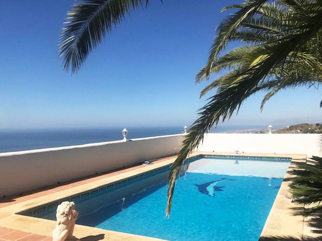 Casa Palmeras in Sayalonga mit Gepflegtem Garten in Sayalonga, Costa del Sol