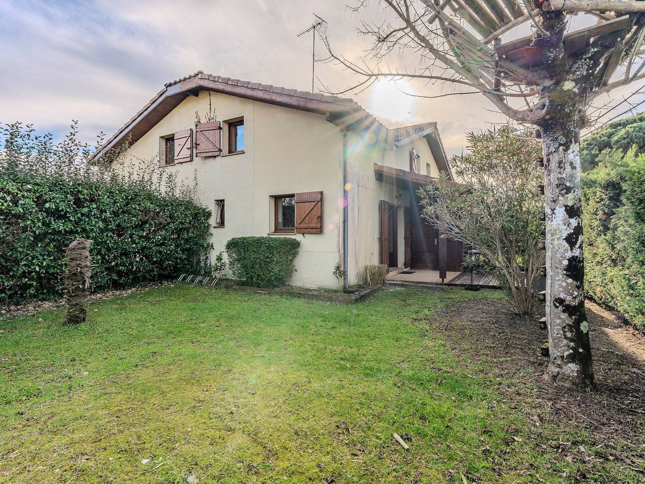 Semi-detached house in Sanguinet, near lake, with garden and Wi-Fi in Sanguinet, Côte d’Argent