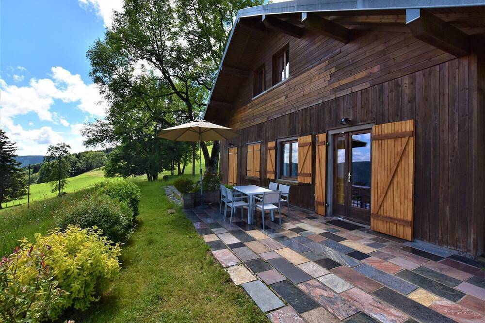 Chalet in Saulxures near Ski Resorts in Saulxures-sur-Moselotte, Parc naturel régional des Ballons des Vosges