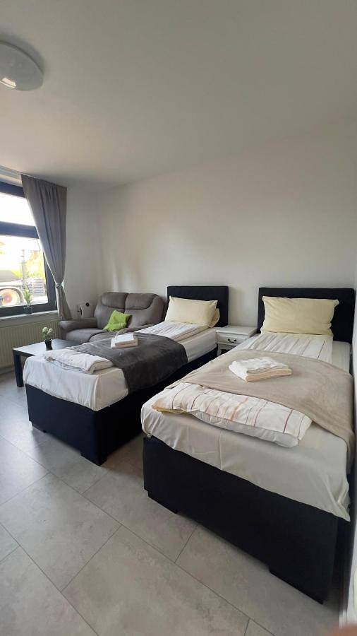 Ferienwohnung für 9 Personen, mit Terrasse in Neumünster