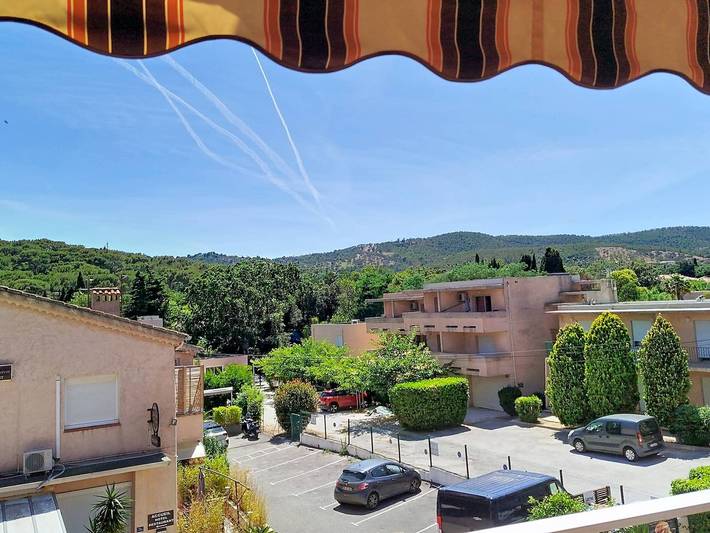 Gîte pour 4 personnes, avec piscine et terrasse dans Plage La Favière