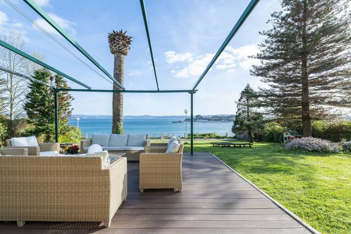 Chalet para 17 personas, con Balcón y Jardín en Galicia