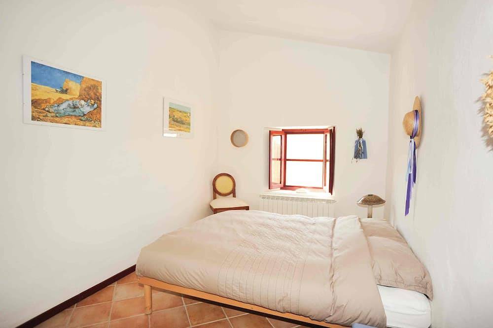Villa with Private Pool & Stunning Views On The Mountains Of Monte Sibellini in Amandola, Monti Sibillini National Park