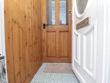 Log Cabin for 6 People in Filey, North Yorkshire, Photo 2