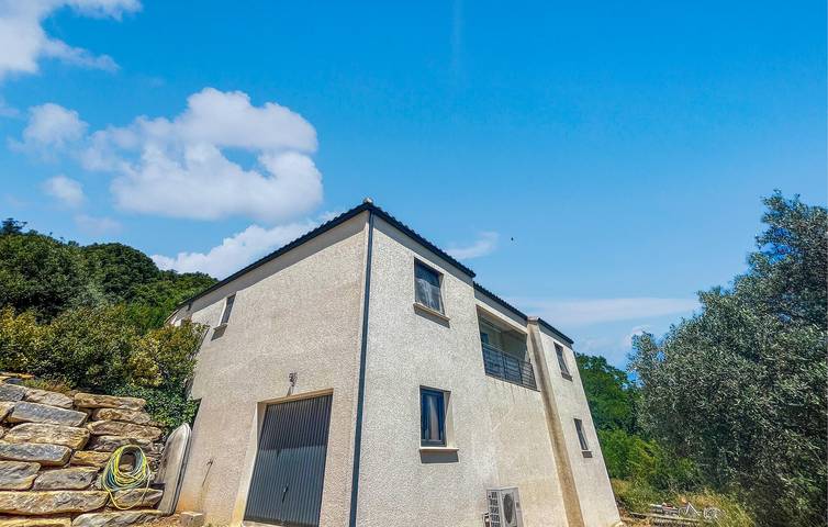 Location de vacances pour 6 personnes, avec jardin ainsi que piscine et terrasse à Saint-Florent-sur-Auzonnet - 3