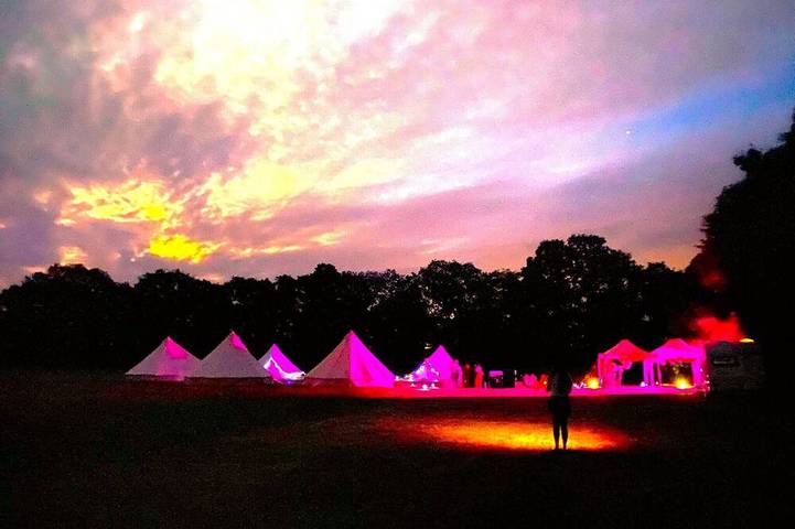 Glamping for 30 people, with garden in Kent
