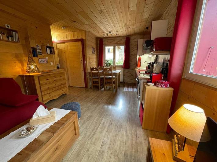 Gîte pour 4 personnes, avec vue et jardin à Montmin - 2