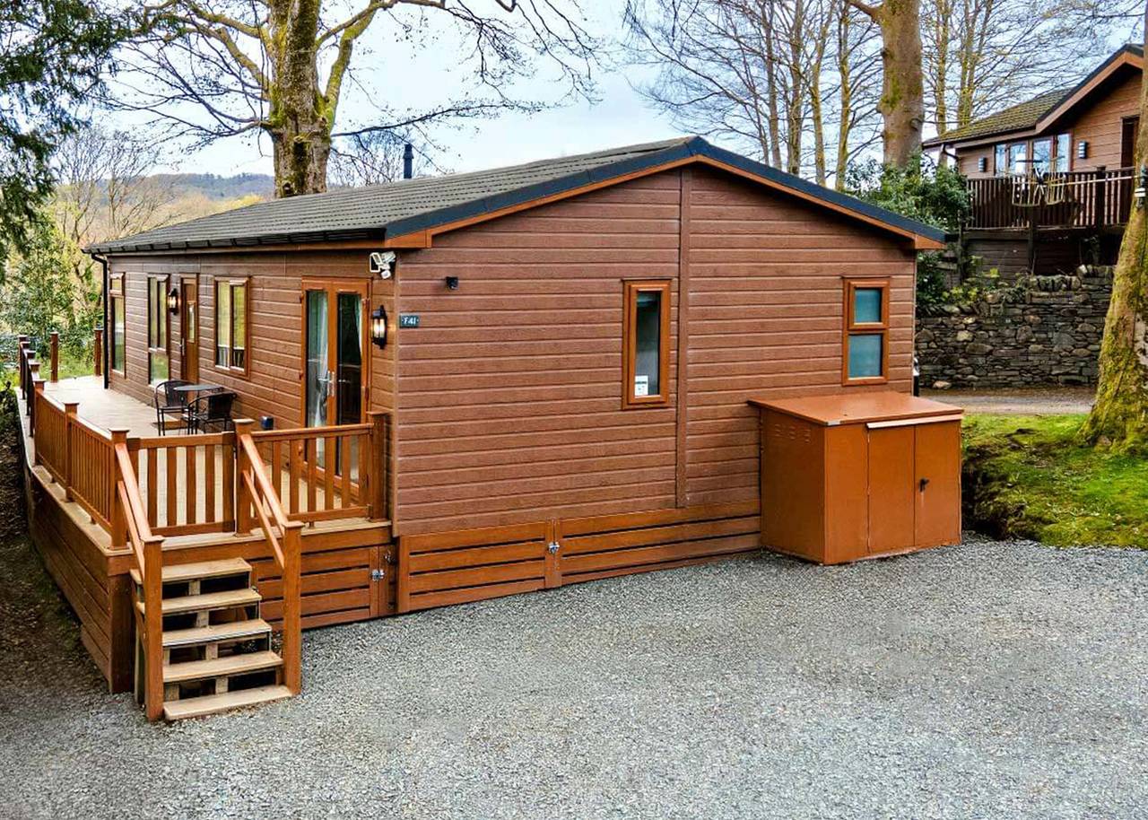 Prestige Lodge, parking, ensuite, decking & Lv in Bowness-on-Windermere, Lake District