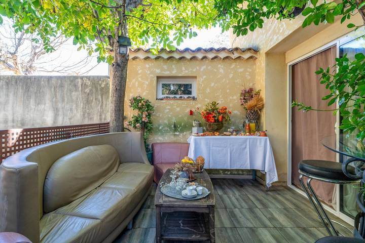 Appartamento 'Gîte Marie - Monteux' con piscina privata, Wi-Fi e aria condizionata in Monteux, Vaucluse