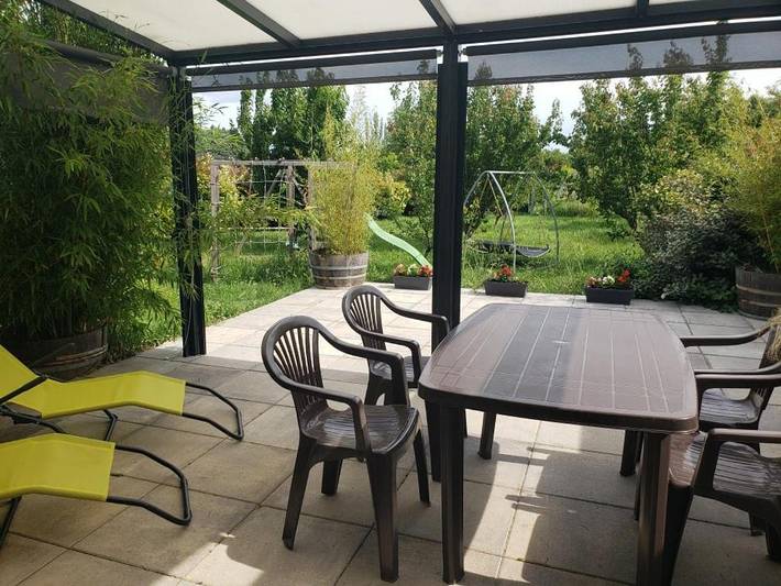 Chambre d’hôte pour 3 personnes, avec Terrasse et Jardin à Jonquières