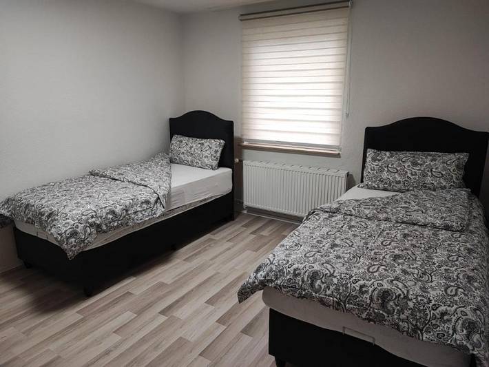 Ferienwohnung für 3 Personen, mit Ausblick und Balkon sowie Garten in Heidenheim