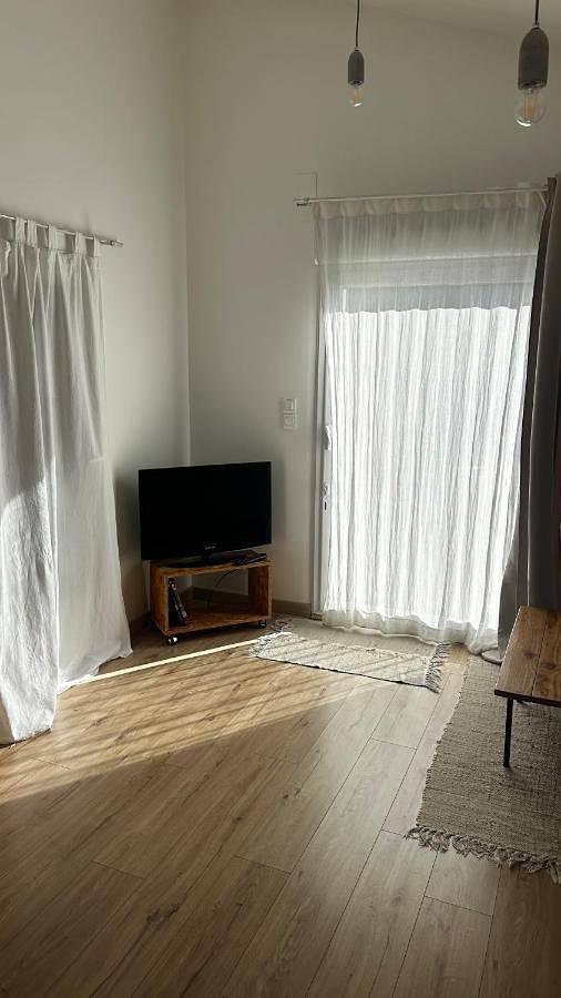 Appartement entier, Jolie suite baignée de lumière in Châteauneuf-Val-Saint-Donat, Région de Forcalquier