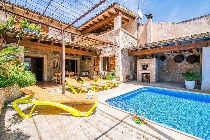 Holiday home for 12 people, with garden and balcony - 1