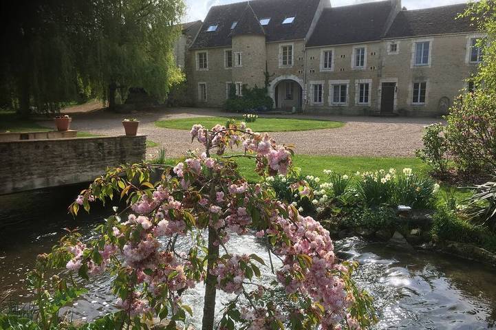 Gîte pour 4 personnes, avec jacuzzi et piscine dans Ernes
