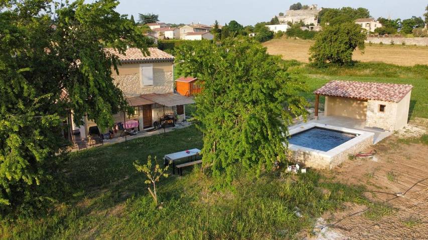 Location de vacances pour 4 personnes, avec terrasse et jardin ainsi que vue et piscine à Mane - 3