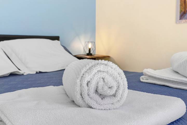 Chambre d’hôte pour 2 personnes, avec jardin et bassin pour enfant, adapté aux familles à Sarlat-la-Canéda - 4
