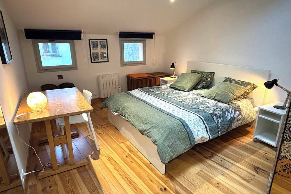 Charming house in the historic district with a garage in Foix, Ariège