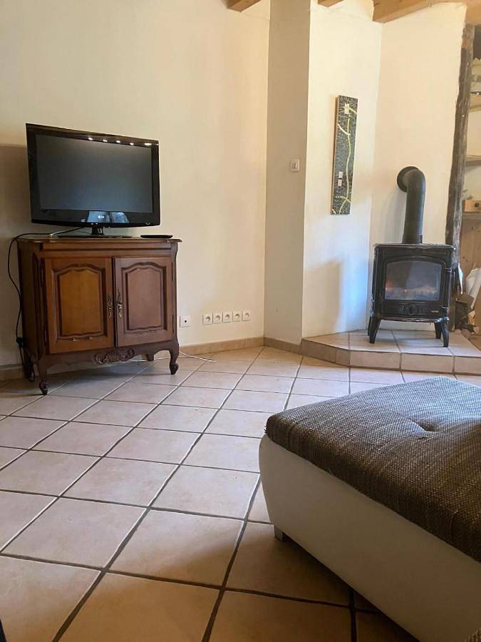 Location de vacances pour 14 personnes, avec piscine et jardin dans Mesnay - 4