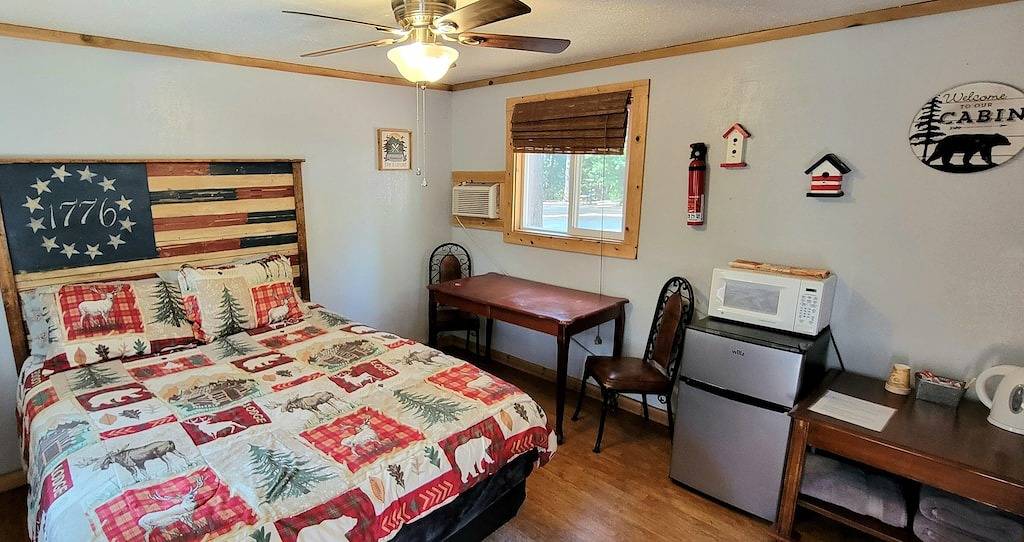 Camping Cabin B at Bigfoot Lodging Lassen Np in Shasta County