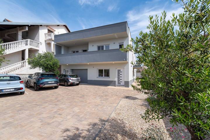 Ferienwohnung für 4 Personen, mit Balkon in Zadar (Kommun)