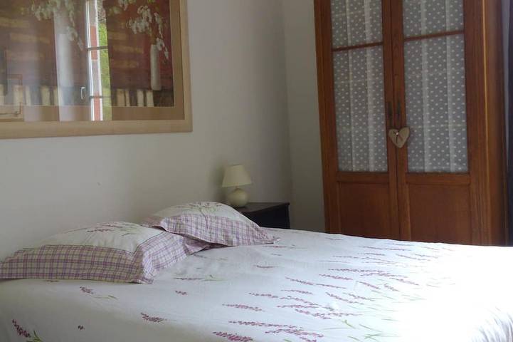 Location de vacances pour 9 personnes, avec jardin à Châteauneuf-les-Bains - 3