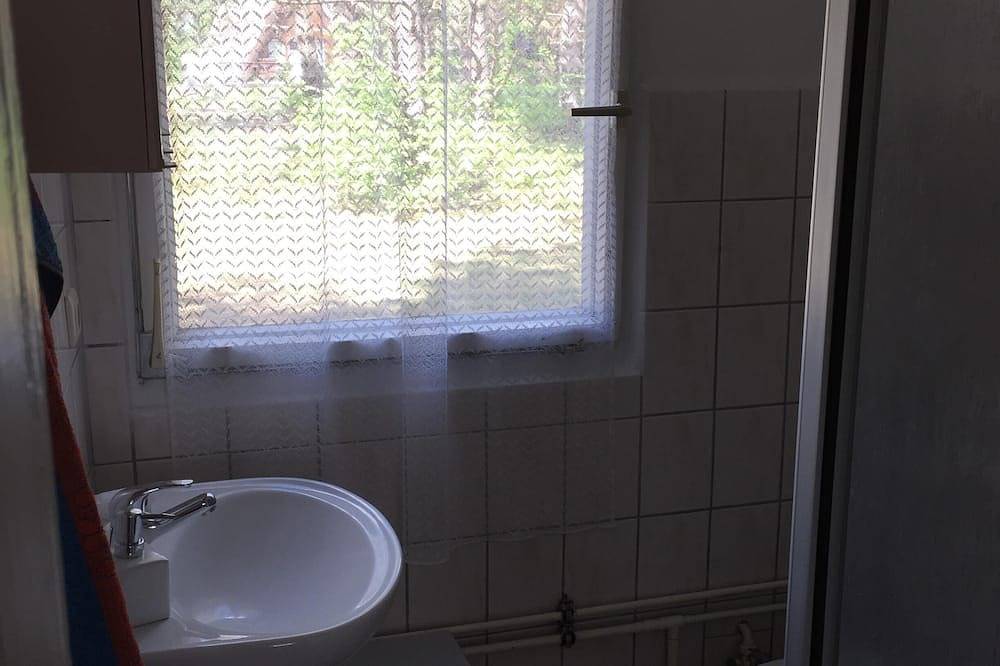 Finnhütte Dirk-Dieter mit Privatstrand in Großzerlang, Rheinsberg