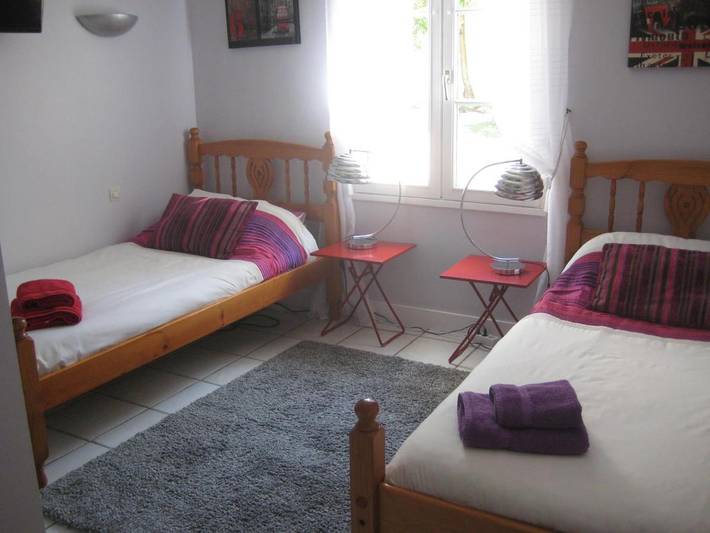 Location de vacances pour 2 personnes, avec vue ainsi que piscine et jardin à Nieul-sur-l'Autise - 2
