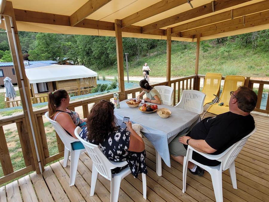 Camping La Castillonderie - Mobilheim 6 personen - Komfort 3 Zimmer - 33m² - Klimaanlage + Tv in Thonac, Périgord Noir