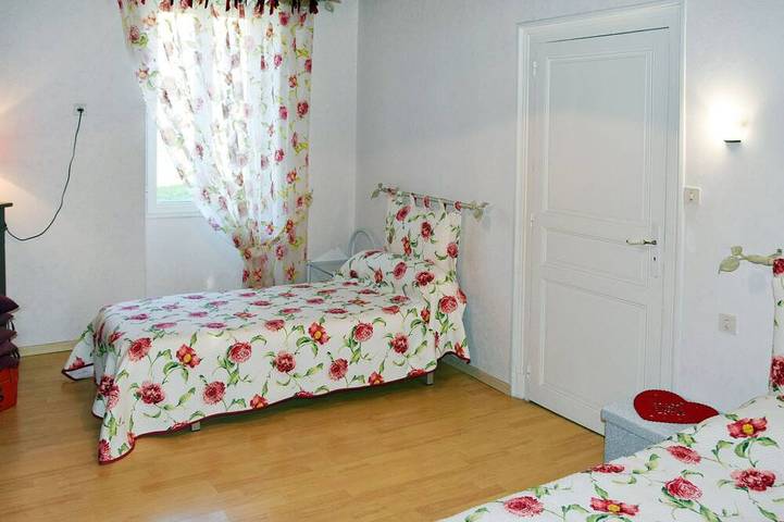 Location de vacances pour 5 personnes, avec piscine et jardin, animaux acceptés à Blanquefort-sur-Briolance - 4