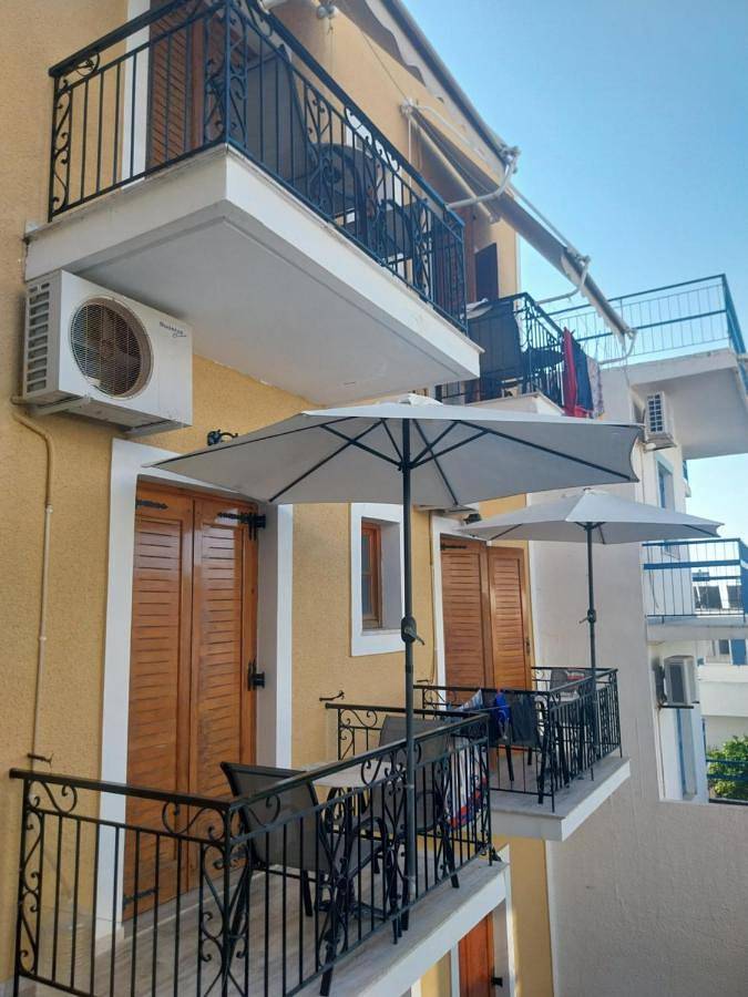 Maison d’hôte pour 2 personnes, avec balcon et jardin dans Égine - 2