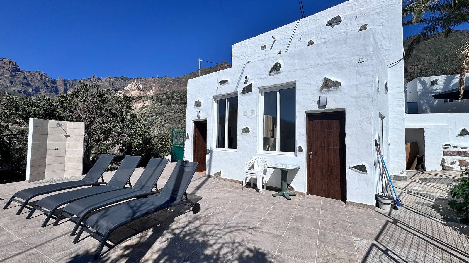 Appartamento intero, Casa vacanze 'Casa 4' con vista montagna, Wi-Fi e aria condizionata in El Morisco, San Bartolomé de Tirajana