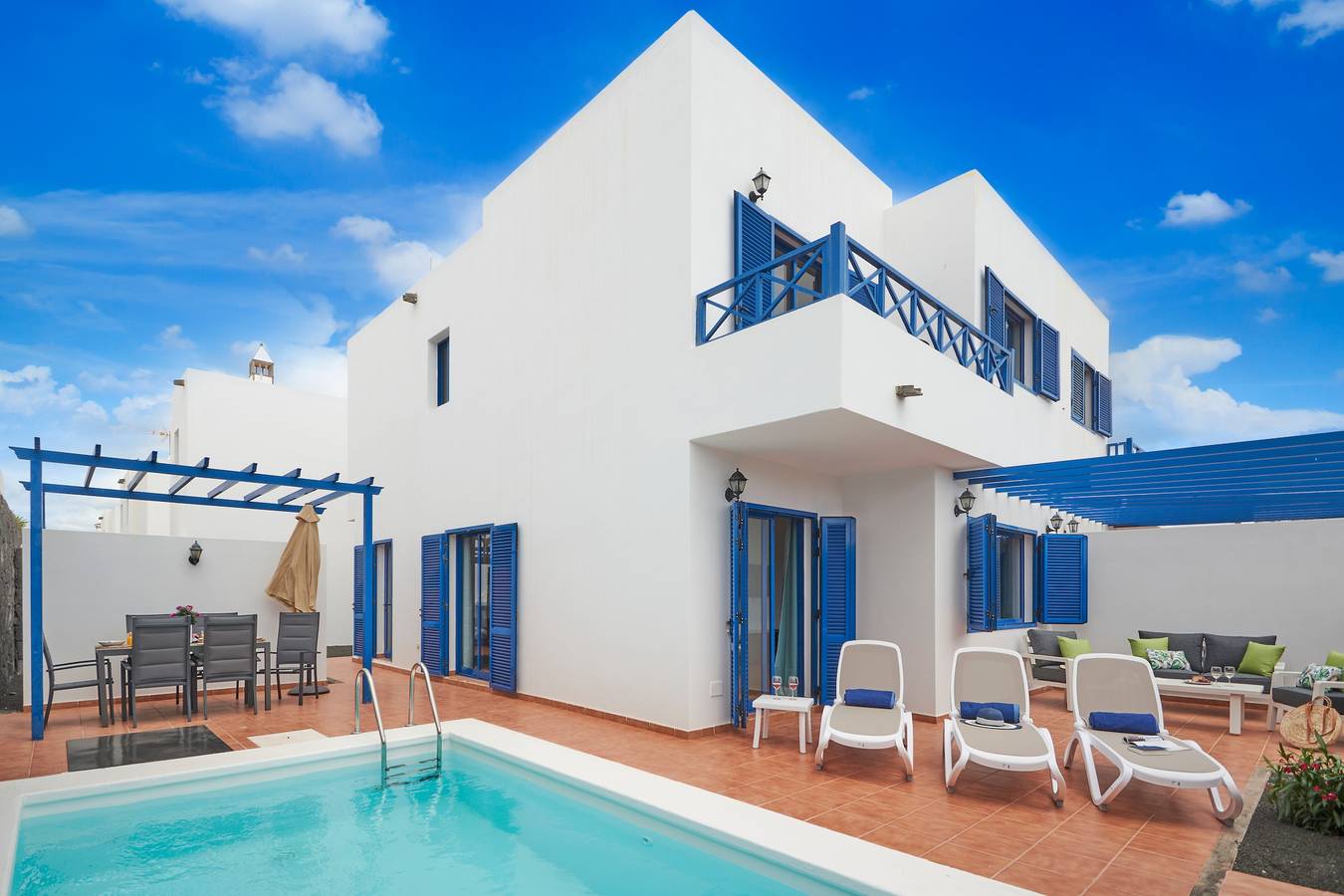 Hel lägenhet, Vacation 'Maria Del Mar' with Mountain View, Private Pool and Wi-Fi in Playa Blanca, Yaiza