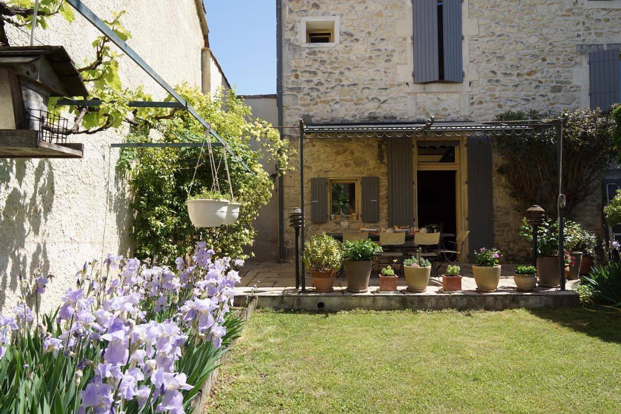 Large Double Room in Lapalud, Vaucluse