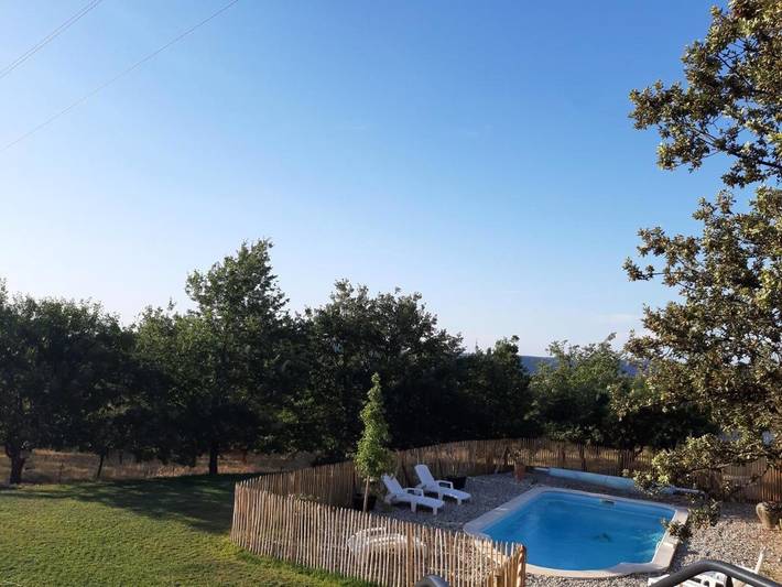 Location de vacances pour 2 personnes, avec jacuzzi ainsi que jardin et piscine à Alba-la-Romaine - 2