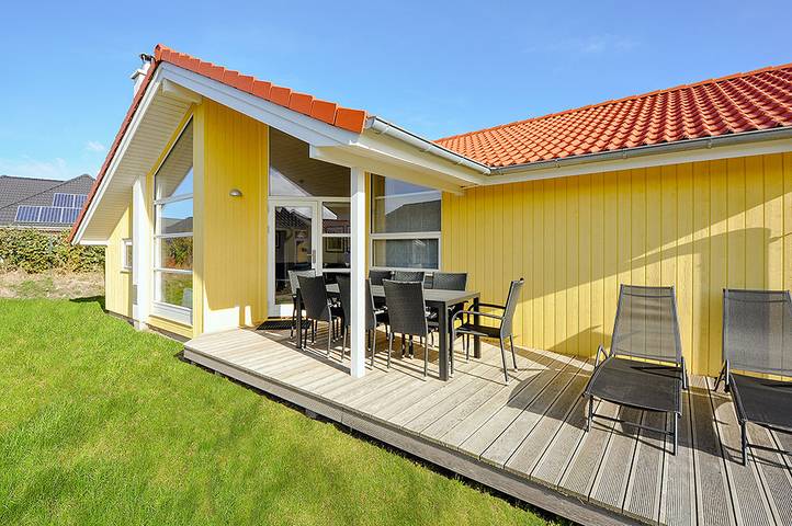 Ferienhaus für 8 Personen, mit Terrasse und Sauna sowie Whirlpool, mit Haustier
