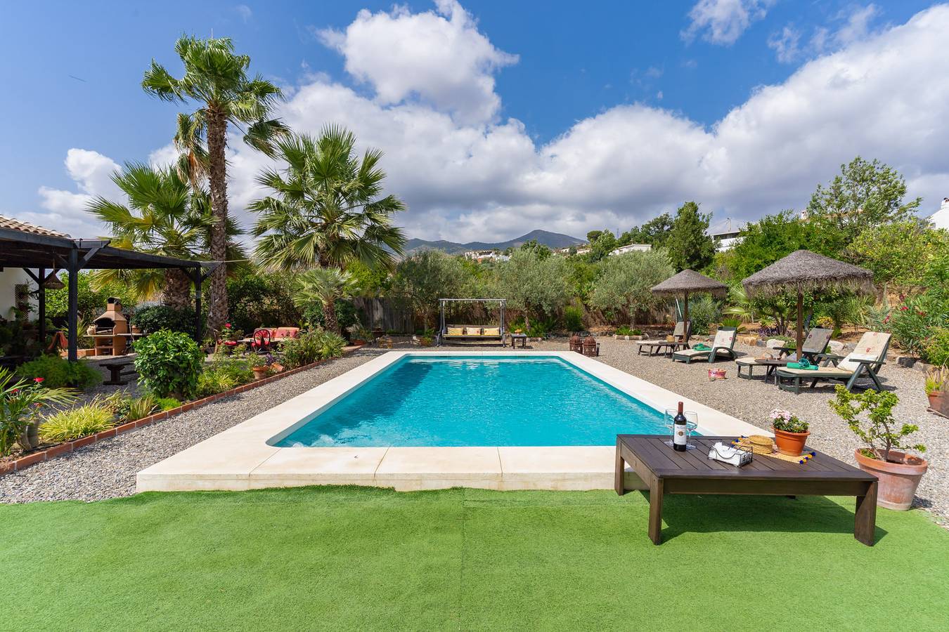 Finca 'Villa Pinale Álora' mit Bergblick, Wi-Fi und Klimaanlage in Álora, Málaga Provinz