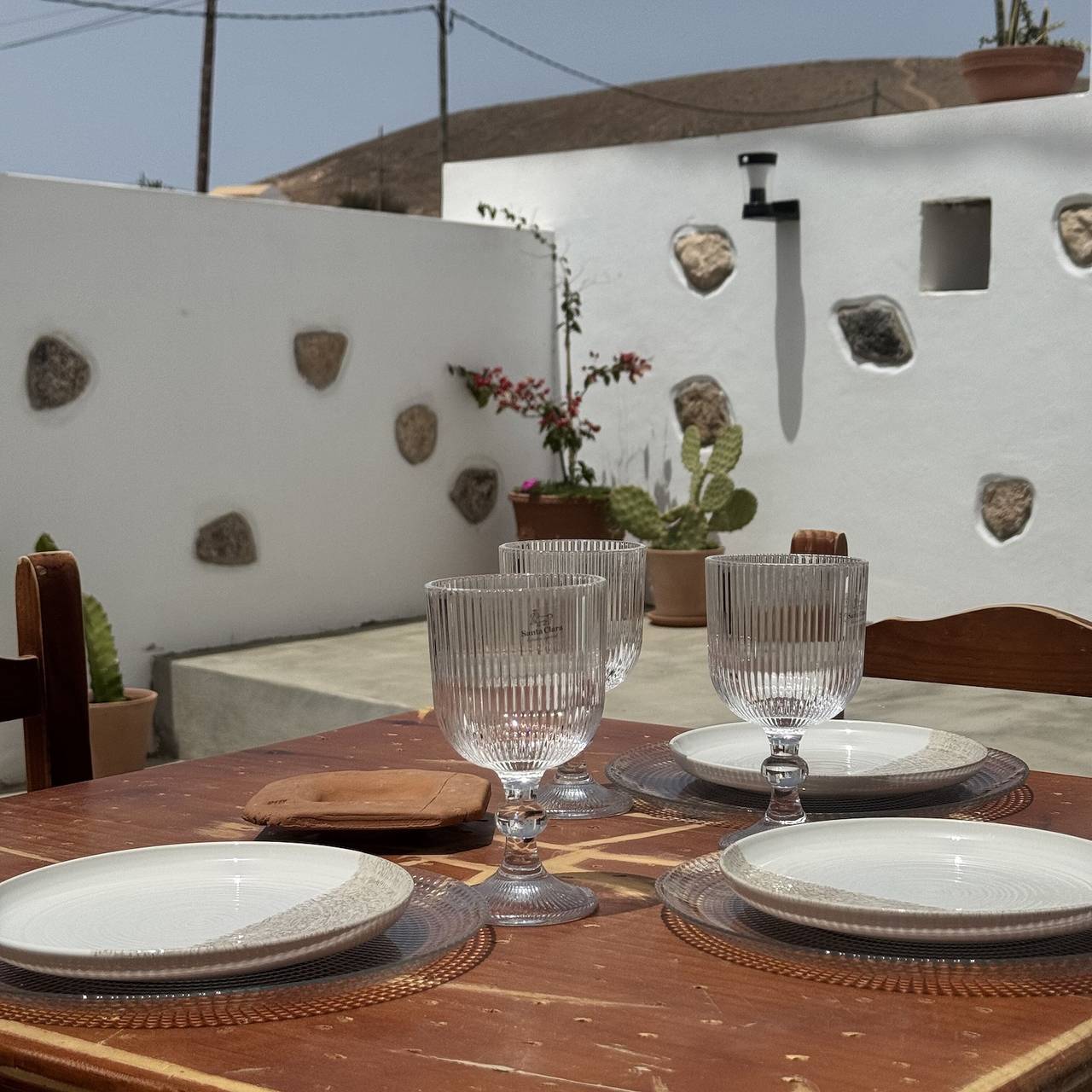 Casa Clarita: casa com vista para a montanha, terraço privado e Wi-Fi in Tindaya, La Oliva