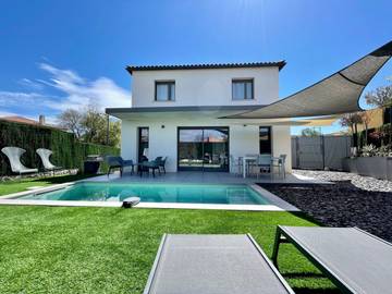 Cottage pour 8 personnes, avec terrasse ainsi que piscine et jardin à Saint-Bauzille-de-Putois
