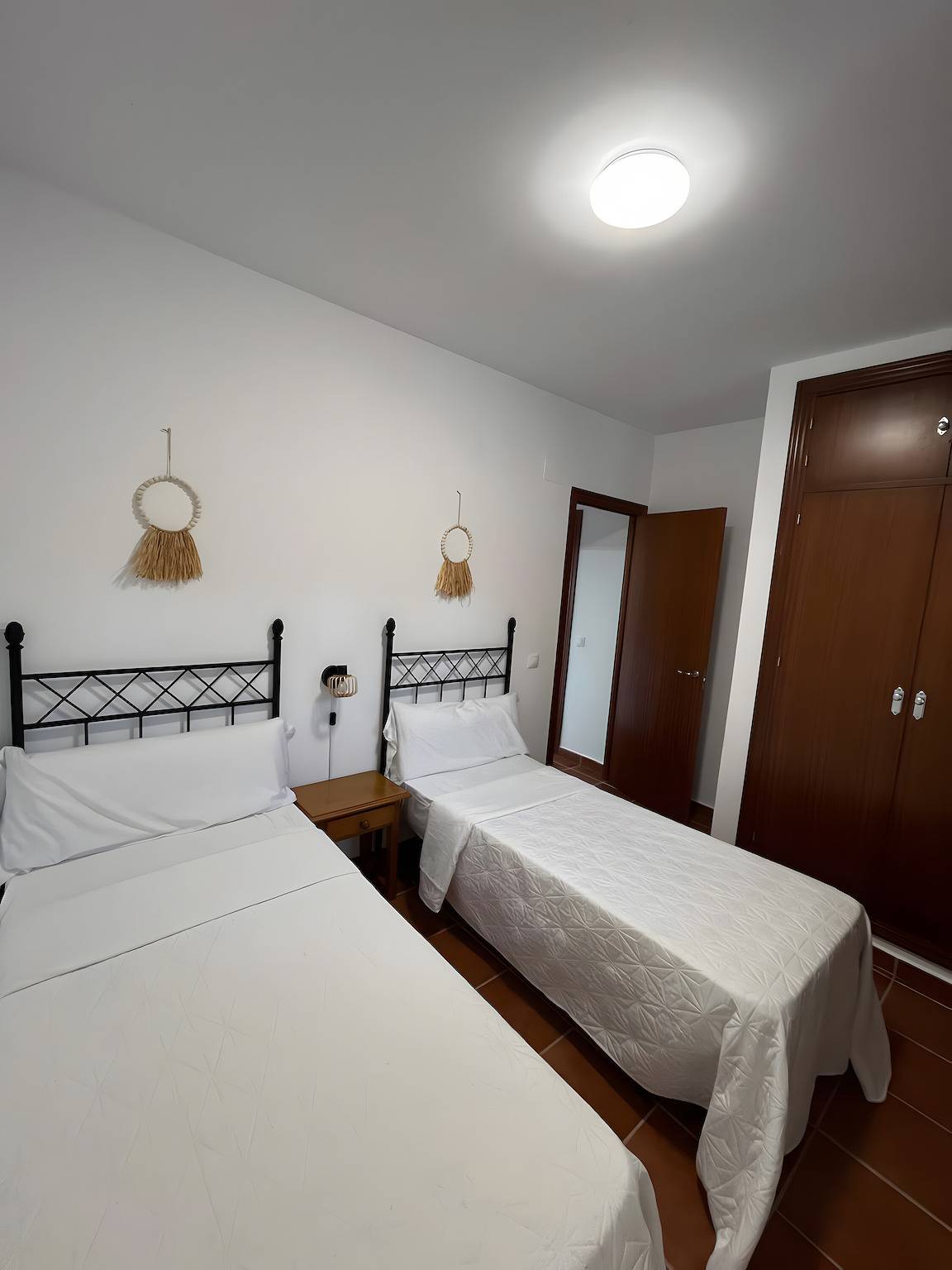 Casa de vacaciones 'Las Lagunetas' con vistas a la montaña, piscina compartida y terraza privada in Wakana, Benalup-Casas Viejas